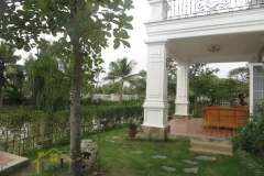 Luxury Vinhomes Riverside villa with large garden, elevator 4