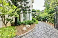 Massive detached villa in Vinhomes Riverside for rent with 4beds 1