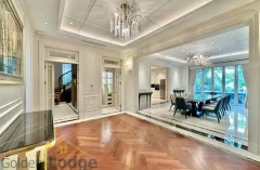 Massive detached villa in Vinhomes Riverside for rent with 4beds 7