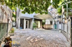 Massive yard house in Tay Ho for rent on To Ngoc Van street 3beds