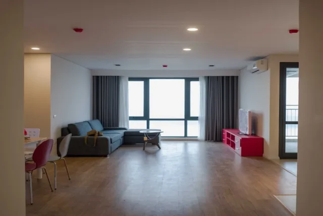 Mipec Riverside apartment with 3 bedrooms, furnished on Tower B