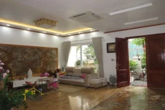 Modern 3 bedroom villa in Vinhomes Riverside for rent 3 bathrooms 6