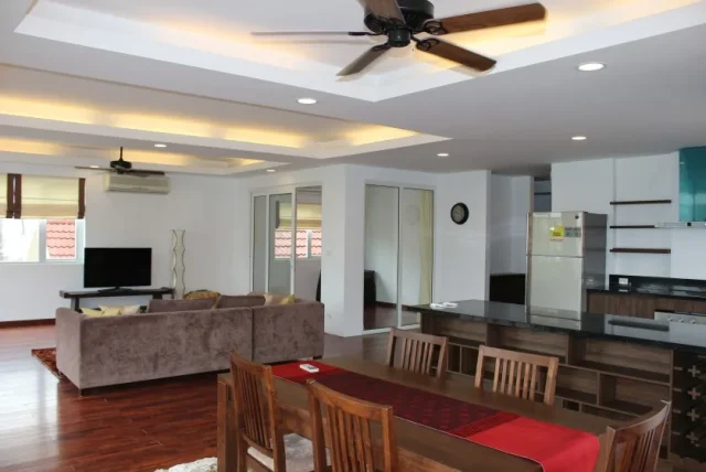 New furnished 04 bedroom apartment in To Ngoc Van Tay Ho