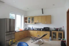 Partly furnished Vinhomes Riverside villa close to Almaz with garden 6