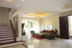 Rent Vinhomes Riverside villa at Hoa Phuong near BIS 2