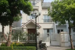 Spacious Vinhomes Riverside villa for rent with furnished nearby BIS 1