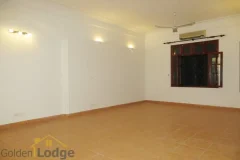 Tay Ho house for rent with 4 bedrooms, 300m2 with unfurnished 3