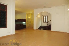 Tay Ho house for rent with 4 bedrooms, 300m2 with unfurnished 4