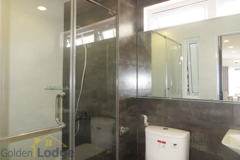 Tay Ho studio apartment for rent with 1 shower room furnished 1