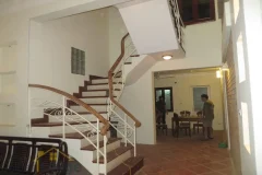 Unfurnished house in Nghi Tam village Tay Ho for rent 2