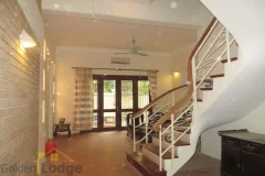 Unfurnished house in Nghi Tam village Tay Ho for rent 4
