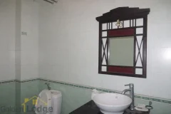 Unfurnished house in Nghi Tam village Tay Ho for rent 7