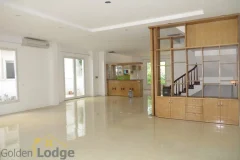 Unfurnished villa in Vinhomes Riverside Hanoi to rent, BIS nearby 2