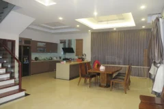 Unfurnished villa in Vinhomes Riverside, Viet Hung for rent