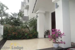 Unfurnished villa in Vinhomes Riverside, Viet Hung for rent 2