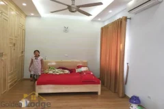 Villa in Vinhomes Riverside for rent in Viet Hung, furnished 4
