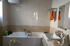 Villa in Vinhomes Riverside for rent in Viet Hung, furnished 5