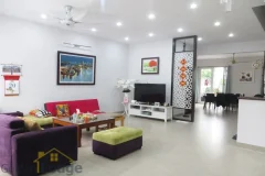 Villa in Vinhomes Riverside rental near BIS school, 4 bedrooms 3