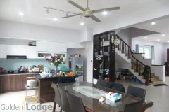 Villa in Vinhomes Riverside rental near BIS school, 4 bedrooms 6