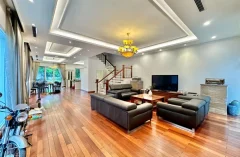 Vinhomes Riverside rent with 4 bedrooms and furnished