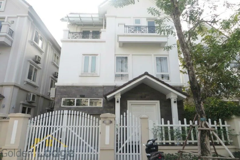Vinhomes Riverside villa rental 4 bedrooms, modern furniture 1