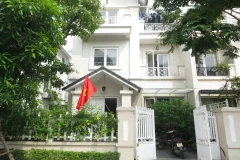 Vinhomes Riverside villa with 3 bedrooms, 4 bathrooms to rent
