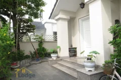 Vinhomes Riverside villa with 3 bedrooms, 4 bathrooms to rent 1
