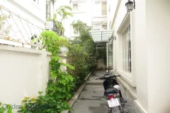 Vinhomes Riverside villa with 3 bedrooms, 4 bathrooms to rent 2