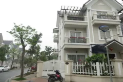 Vinhomes Riverside villa with 5 bedrooms furnished, garden