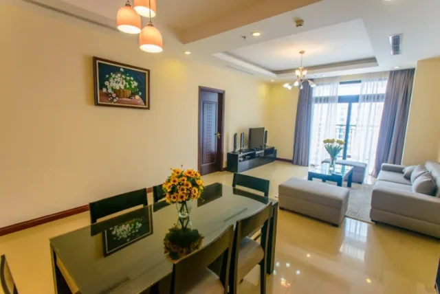 Vinhomes Royal City apartment with 2 bedrooms, 2 bathroom, 124m2