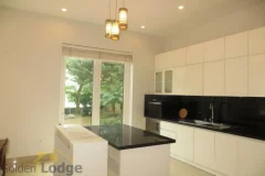Warmly villa in Vinhomes Riverside to rent garden 5 bedrooms 4