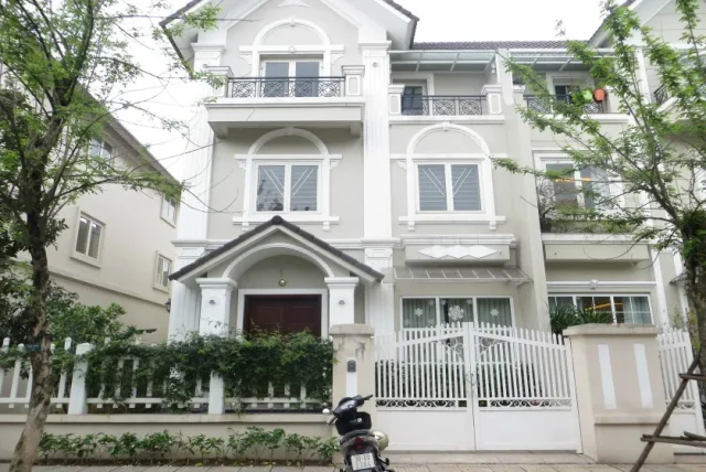 Biệt thự đủ đồ tại Vinhomes Riverside khu Anh Đào 04 PN