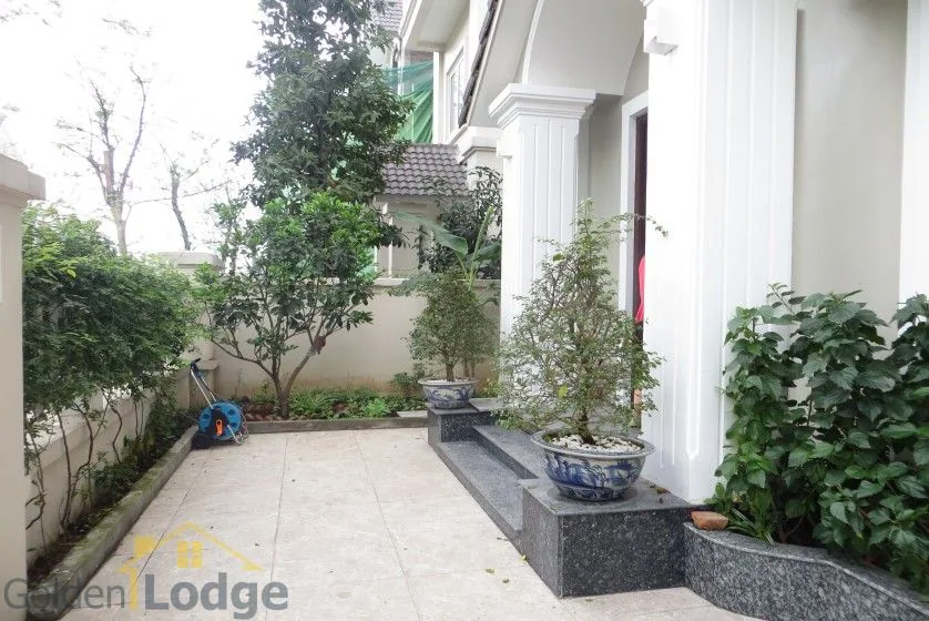 Warmly villa Vinhomes Riverside to rent, furnished 4 bedrooms 1