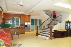 Warmly villa Vinhomes Riverside to rent, furnished 4 bedrooms 2