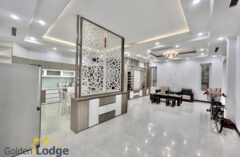 Furnished house for rent in Vinhomes Riverside with 4 bedrooms