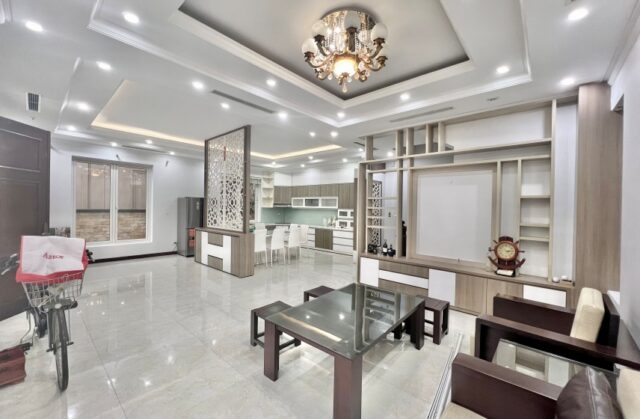 Furnished house for rent in Vinhomes Riverside with 4 bedrooms