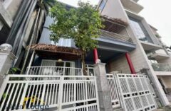 Lake view 5-bedroom villa in Tay Ho for rent on Quang Khanh str