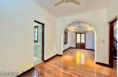 Rent villa with swimming pool in Tay Ho, huge garden car access