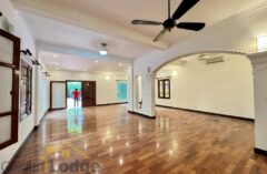 Rent villa with swimming pool in Tay Ho, huge garden car access
